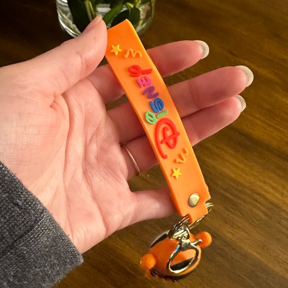 Tiger Winnie the Pooh Keychain with Wrist Strap - Picture 3 of 6